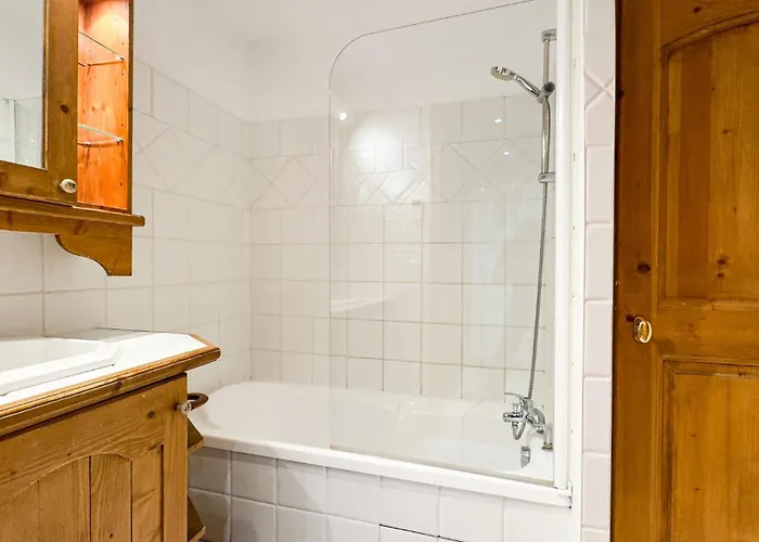 Avec Sauna * שאמוני